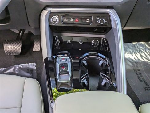 Used 2025 Audi Q5 Premium Plus w/ Premium Plus image 24