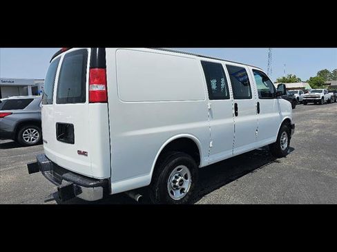 Used 2023 GMC Savana 2500 w/ Driver Convenience Package image 3