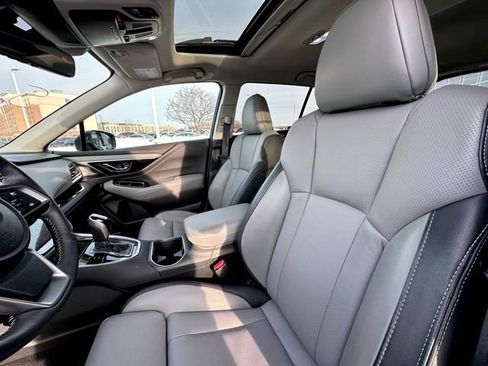 Used 2025 Subaru Outback Limited image 20