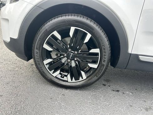 Used 2023 Kia Telluride SX image 9