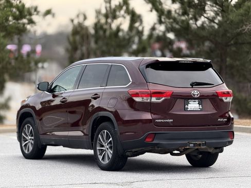 Used 2019 Toyota Highlander XLE image 9