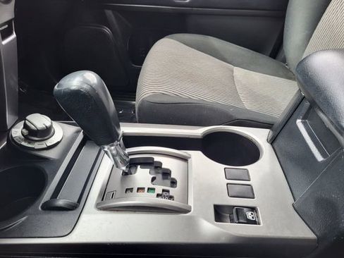 Used 2018 Toyota 4Runner SR5 AWD/4WD image 19
