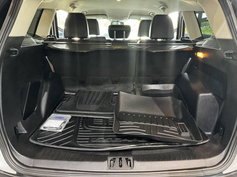 Used 2017 Ford Escape SE w/ Equipment Group 201A FWD image 36