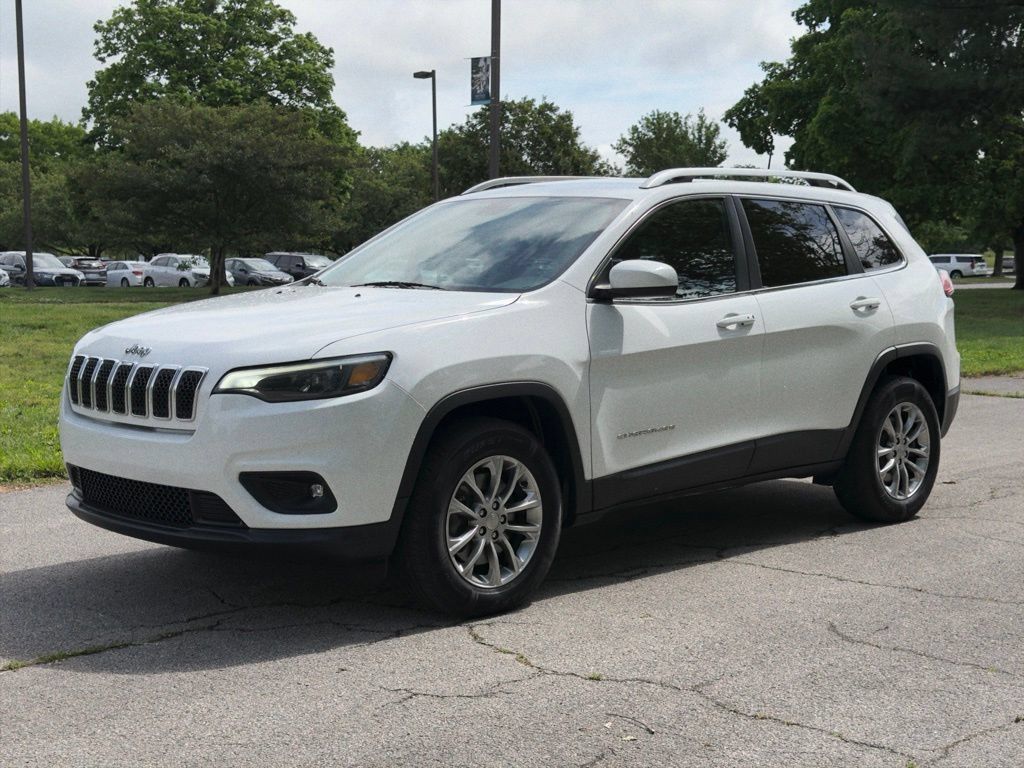 Used 2019 Jeep Cherokee Latitude Plus w/ Cold Weather Group AWD/4WD image 7
