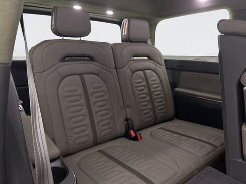 Used 2022 Rivian R1S Launch Edition image 22