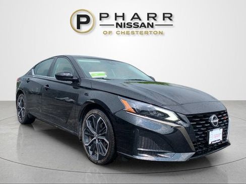 Used 2023 Nissan Altima 2.5 SR w/ SR Premium Package AWD/4WD image 5