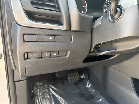 Used 2023 Nissan Rogue SV w/ SV Premium B Package image 20