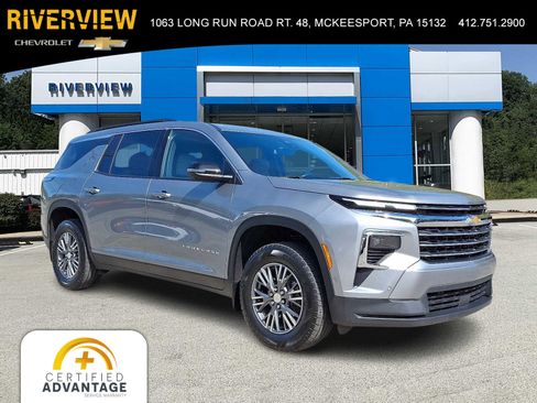 Used 2024 Chevrolet Traverse LT w/ Enhanced Driving Package AWD/4WD image 1