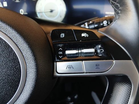 Used 2024 Hyundai Elantra Limited image 17