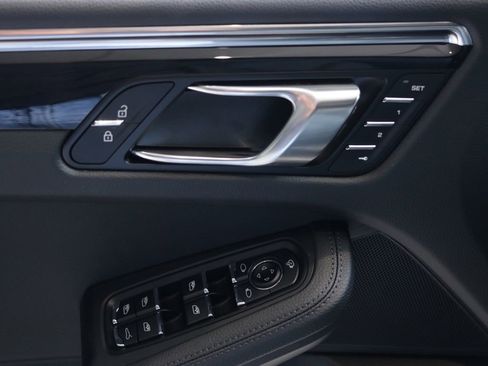 New 2026 Porsche Macan image 29