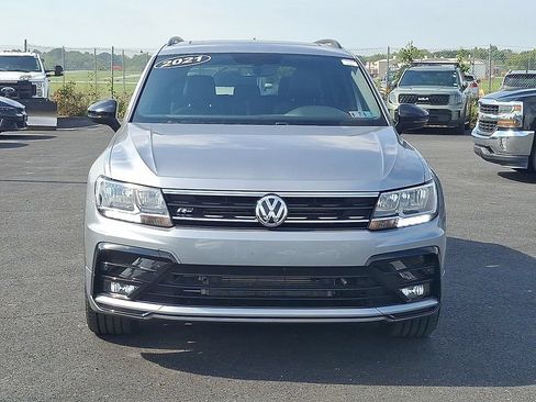 Used 2021 Volkswagen Tiguan SE R-Line AWD/4WD image 2