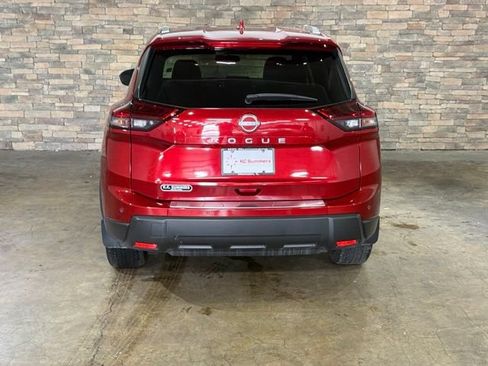 Certified 2025 Nissan Rogue SV w/ SV Premium Package FWD image 7
