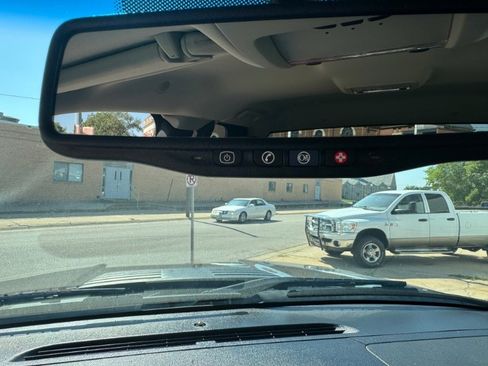 Used 2011 GMC Sierra 2500 SLT w/ SLT Convenience Package image 15