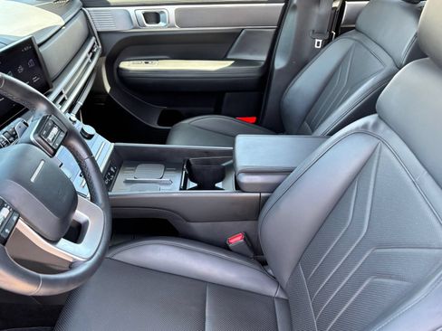 Used 2025 Hyundai Santa Fe SEL FWD image 16