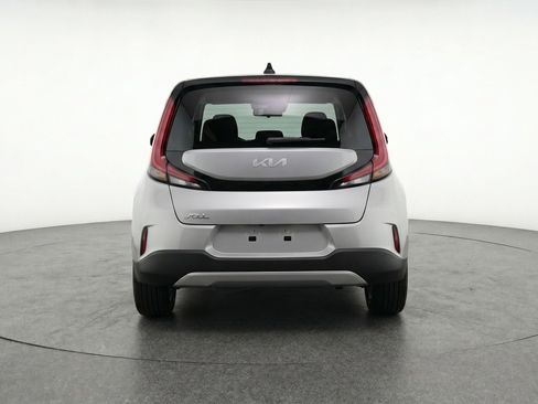 Used 2025 Kia Soul LX w/ LX Technology Package FWD image 7