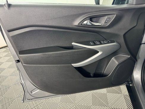 Used 2025 Chevrolet Trax LS w/ Driver Confidence Package image 10
