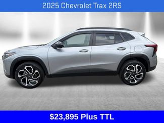 Used 2025 Chevrolet Trax RS w/ Sunroof Package FWD video 2