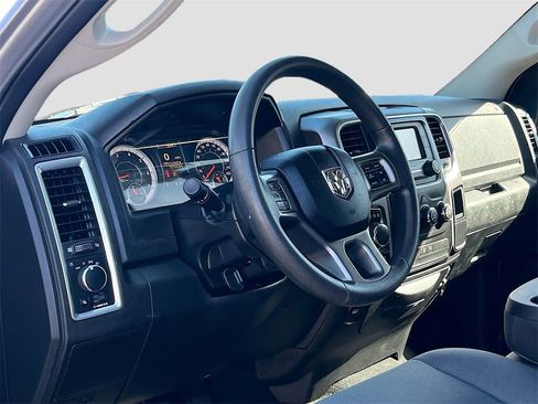 Used 2021 RAM 1500 Classic SLT image 9