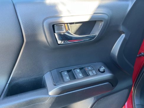 Used 2023 Toyota Tacoma TRD Off-Road w/ Advanced Technology Package image 22