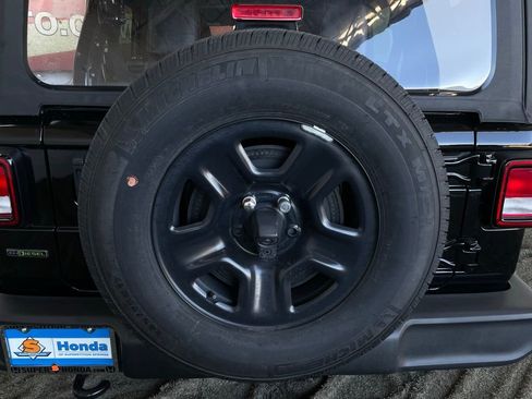 Used 2022 Jeep Wrangler Unlimited Sport image 22