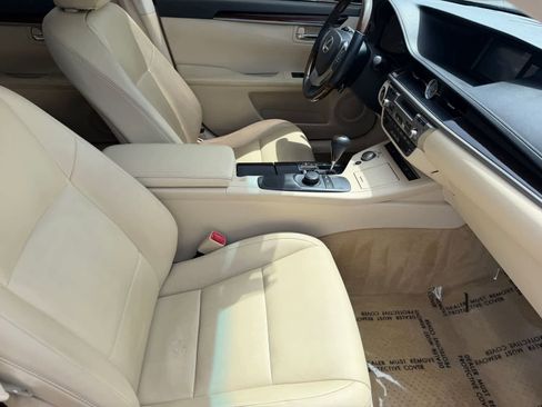 Used 2013 Lexus ES 350 w/ Premium Pkg FWD image 12