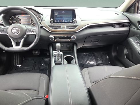 Used 2024 Nissan Altima 2.5 SV image 31