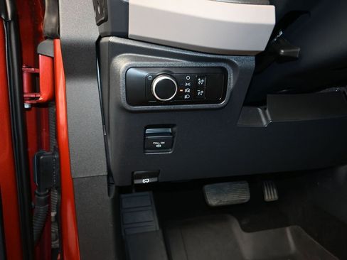 Used 2024 Ford Bronco Wildtrak AWD/4WD image 12