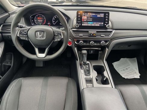 Used 2018 Honda Accord EX image 9
