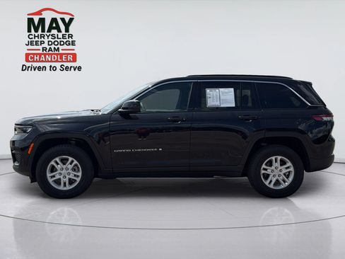 Certified 2024 Jeep Grand Cherokee Laredo w/ Trailer Tow Package AWD/4WD image 4