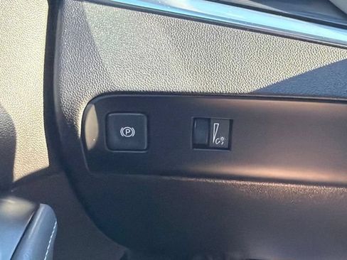Used 2023 Buick Enclave Essence w/ Experience Buick Package AWD/4WD image 38
