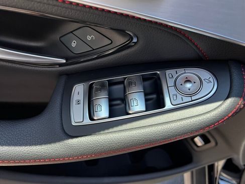Used 2019 Mercedes-Benz GLC 43 AMG 4MATIC image 31