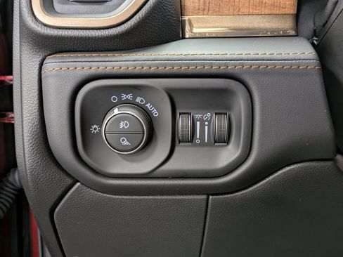 Used 2024 RAM 2500 Limited w/ Safety Group image 20