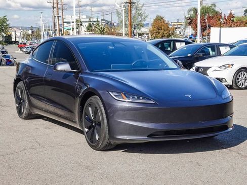 Used 2024 Tesla Model 3 Standard Range image 3