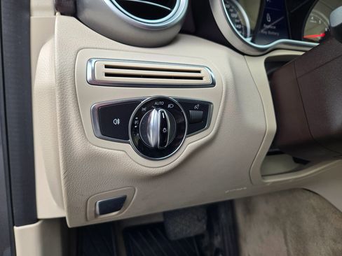Used 2016 Mercedes-Benz C 300 4MATIC Sedan image 37