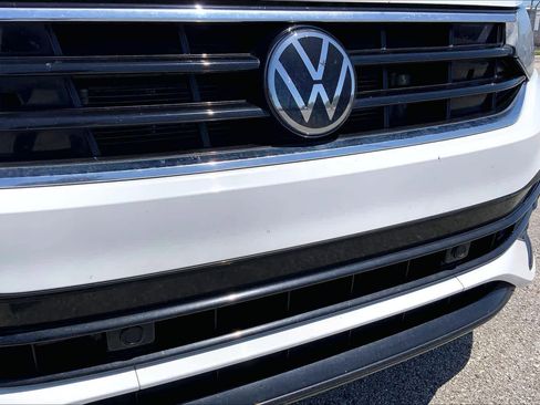 Used 2022 Volkswagen Tiguan SE R-Line AWD/4WD image 29
