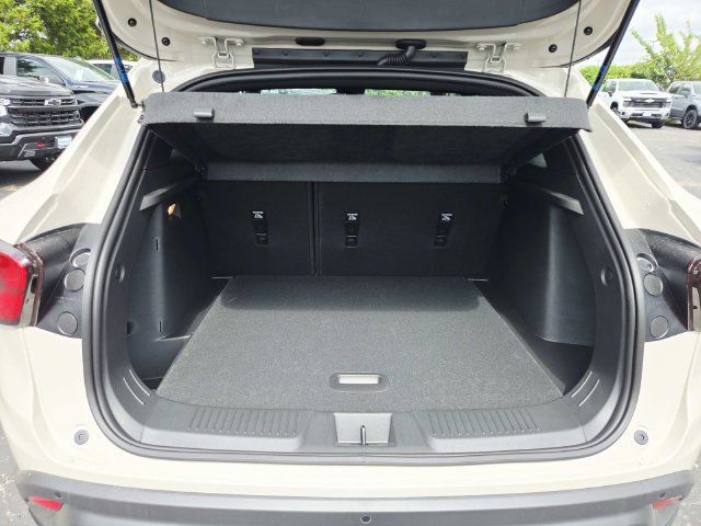 New 2026 Chevrolet Trax RS w/ Sunroof Package FWD image 14