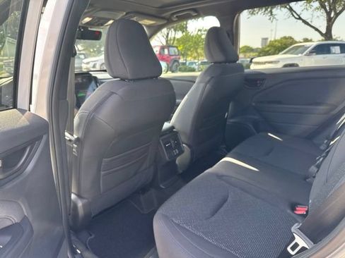 Used 2025 Subaru Forester Premium w/ Convenience Package #2 AWD/4WD image 12