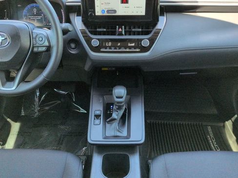 Certified 2026 Toyota Corolla Cross LE FWD image 18