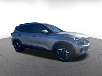 Used 2025 Kia Seltos S video 2