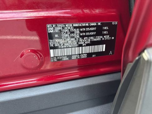 Used 2021 Toyota RAV4 XLE image 9