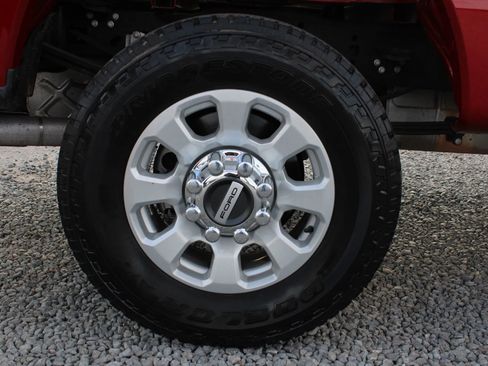 Used 2023 Ford F250 XLT w/ FX4 Off-Road Package image 9