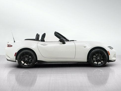 Used 2023 MAZDA MX-5 Miata Club w/ Appearance Package RWD image 8