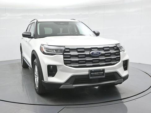 New 2025 Ford Explorer Active w/ Active Comfort Package image 24