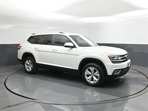 Used 2019 Volkswagen Atlas SE w/ Towing Package image 17
