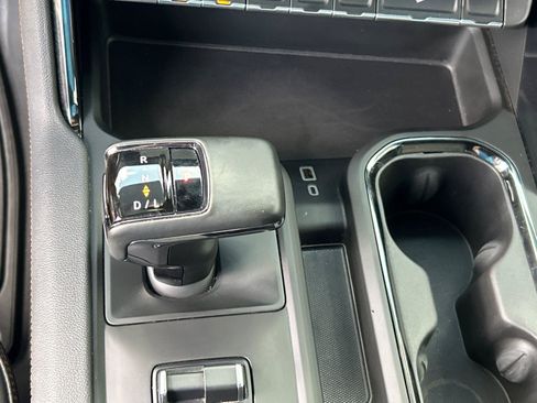 Certified 2025 GMC Sierra 1500 AT4 w/ AT4 Premium Package AWD/4WD image 24