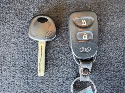 Used 2012 Kia Sorento LX image 26