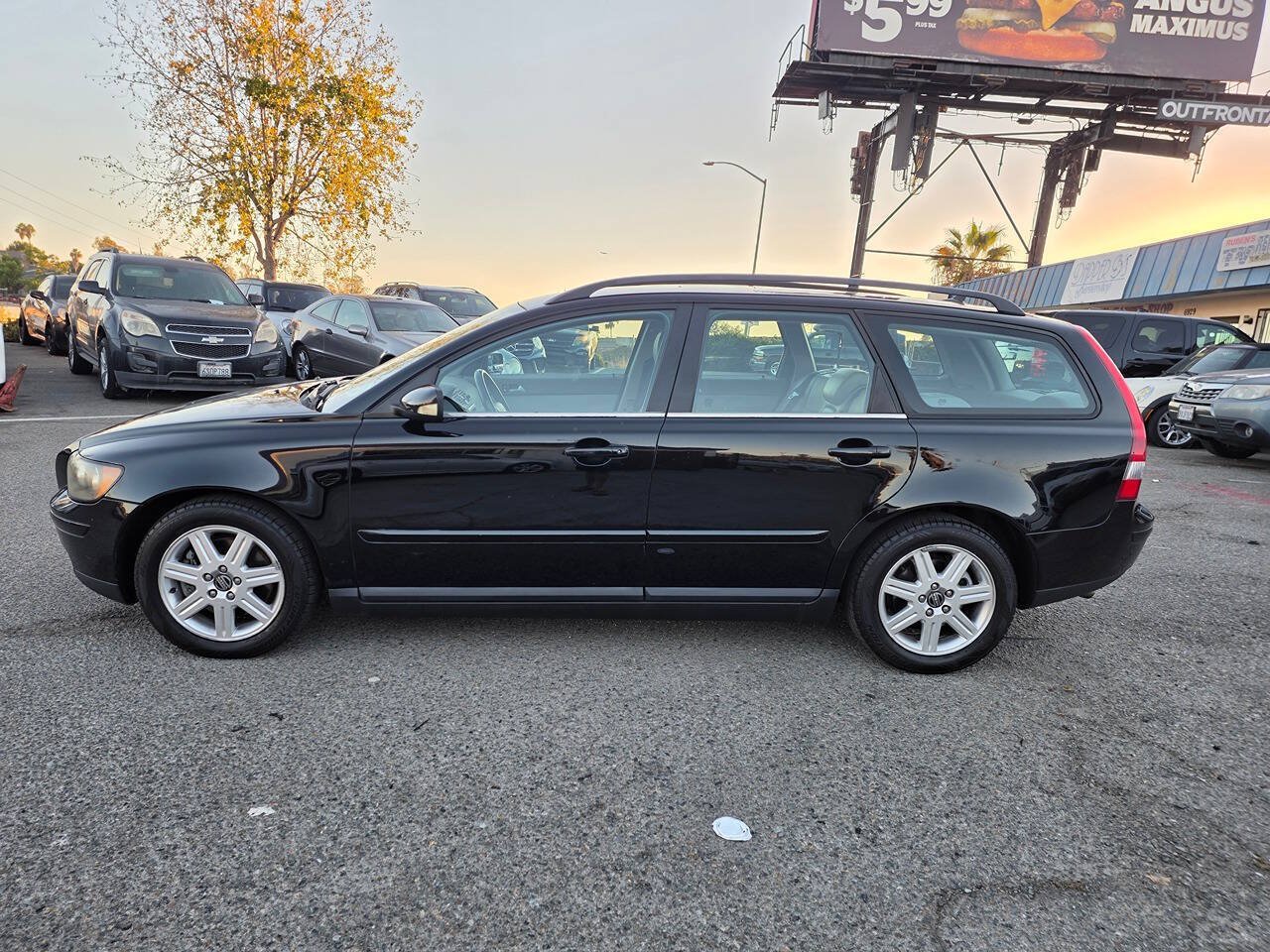 Used 2005 Volvo V50 T5 FWD image 10