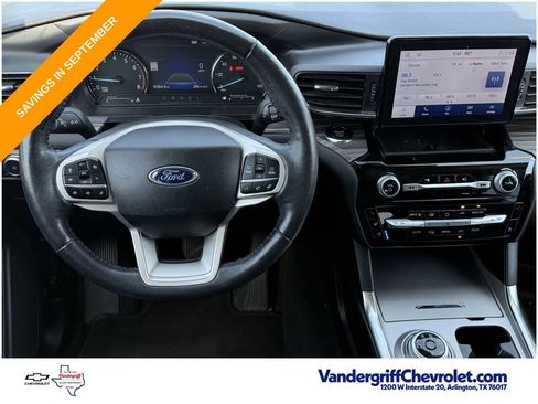 Used 2022 Ford Explorer Limited w/ Equipment Group 301A RWD image 11
