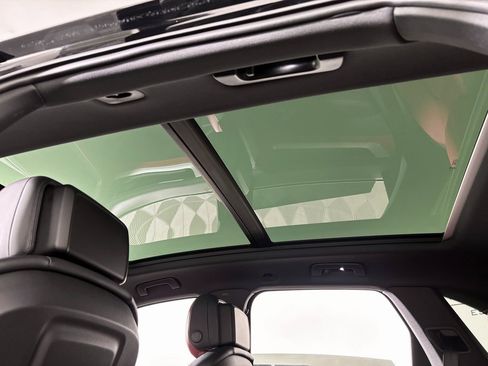 Used 2024 Porsche Cayenne image 20