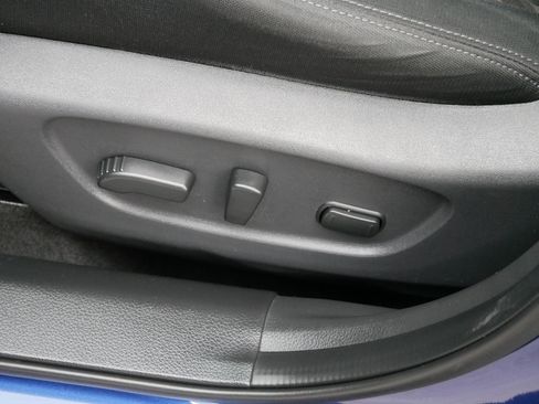 Used 2019 Nissan Rogue SV image 20